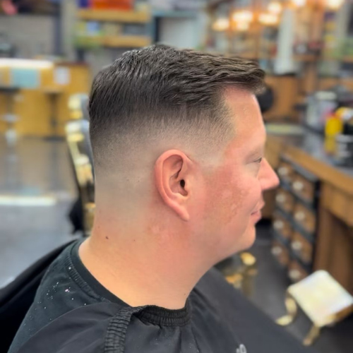 Klassischer Seitenscheitel mit Fade